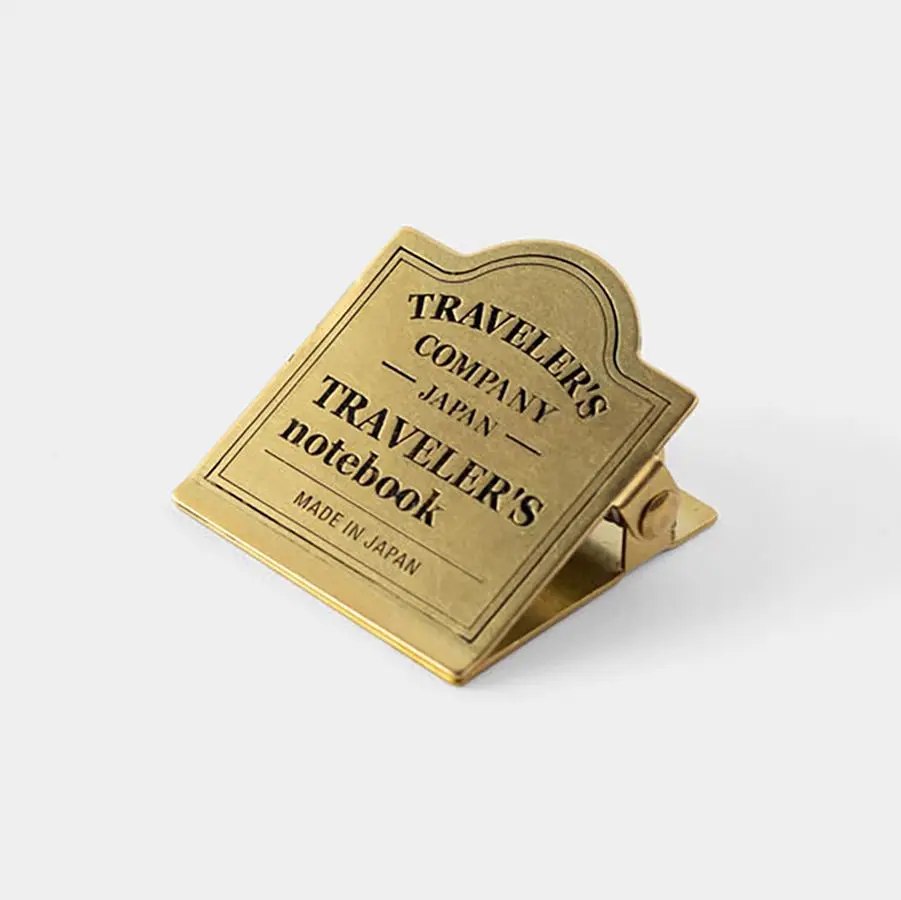 日本 TRAVELER'S COMPANY TRAVELER’S notebook 030 黃銅書夾/ TRC Logo